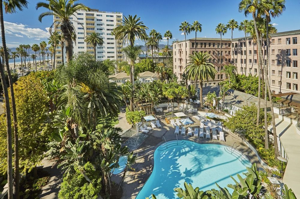 The Best Hotel Pools with Family Day Passes in Los Angeles!